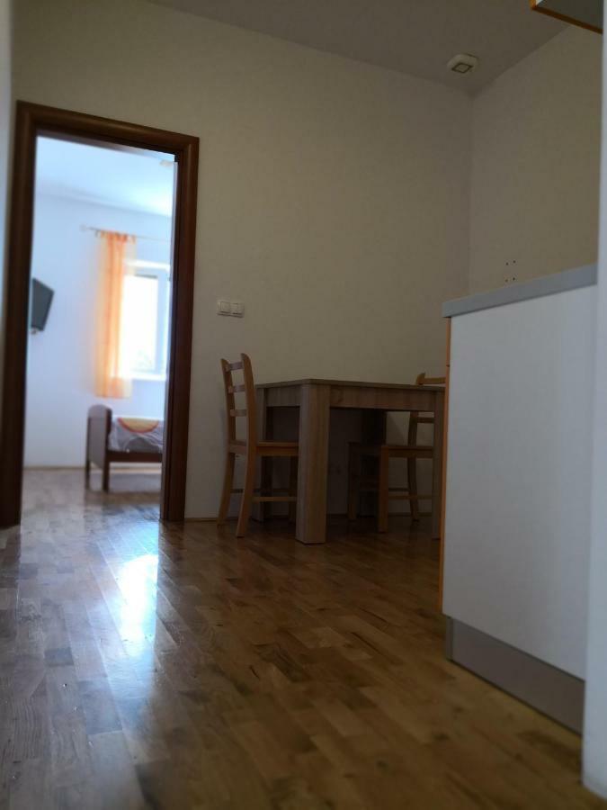 Apartments Jaksic Постира Экстерьер фото