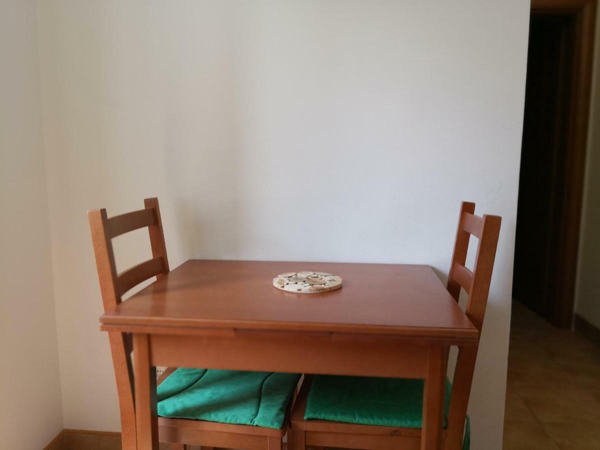 Apartments Jaksic Постира Экстерьер фото