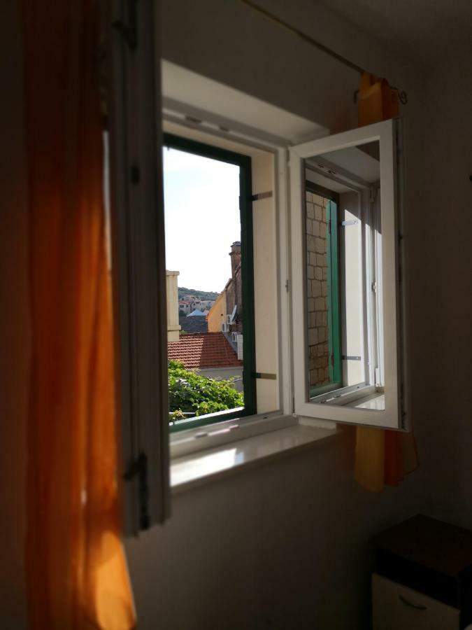 Apartments Jaksic Постира Экстерьер фото