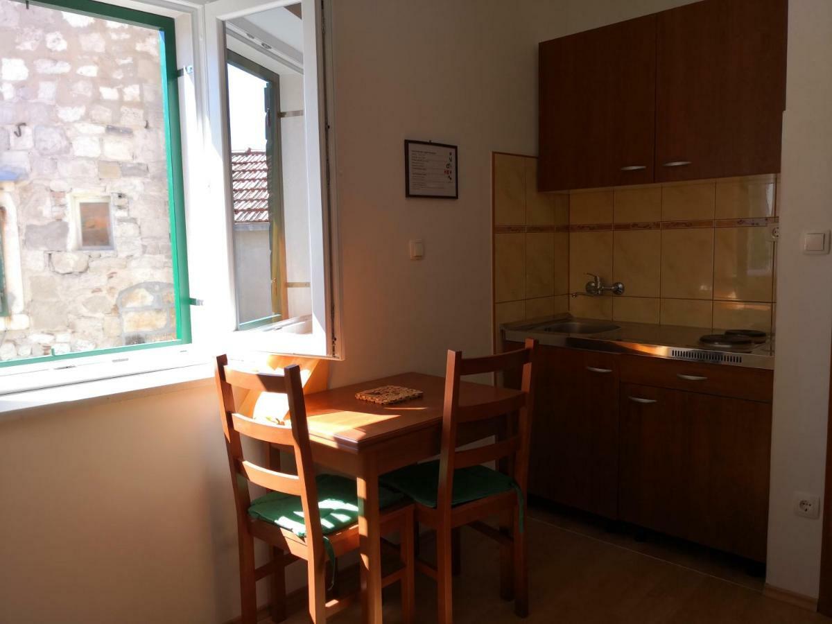 Apartments Jaksic Постира Экстерьер фото