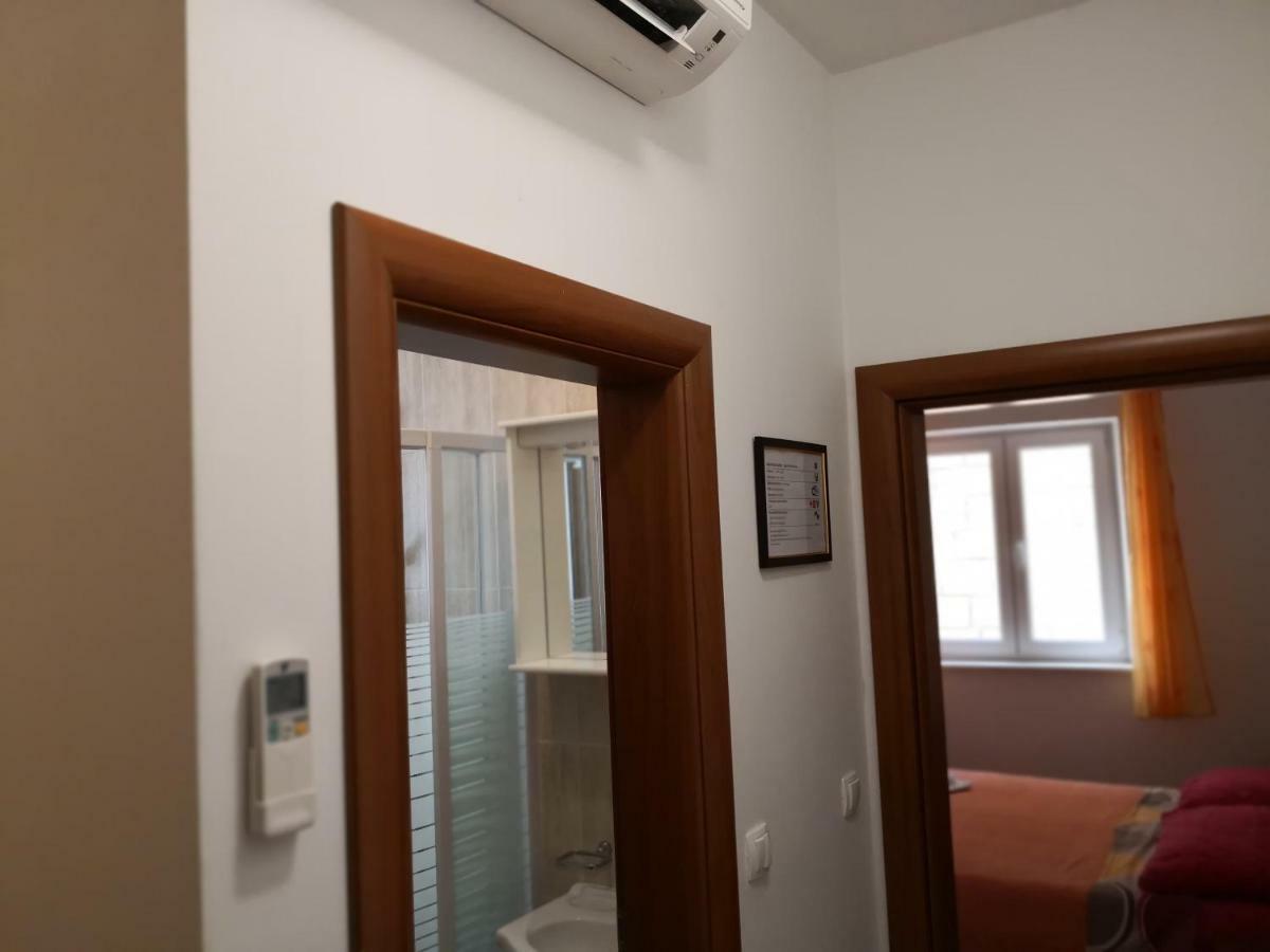 Apartments Jaksic Постира Экстерьер фото