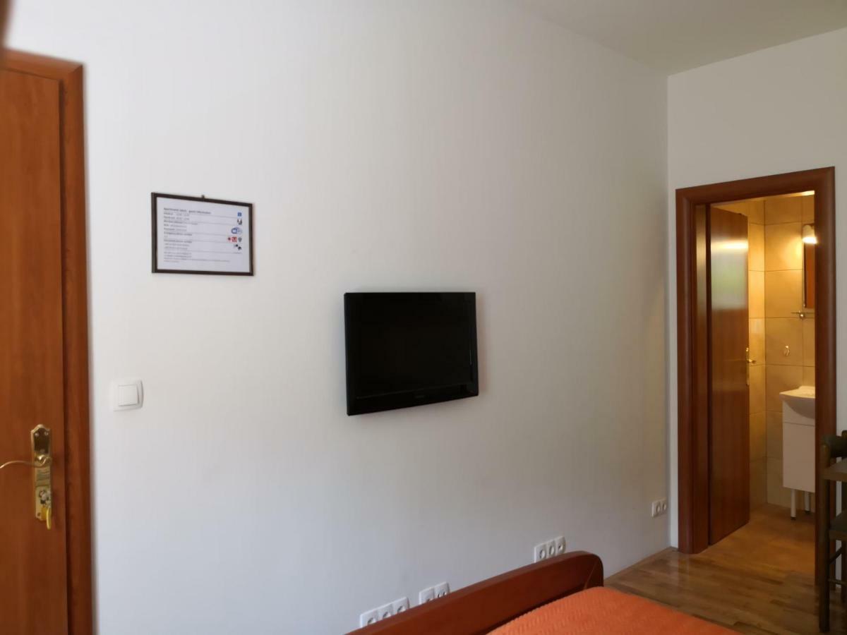 Apartments Jaksic Постира Экстерьер фото